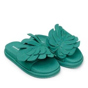 Farm Rio Monstera Leaf Slide Sandals in Green